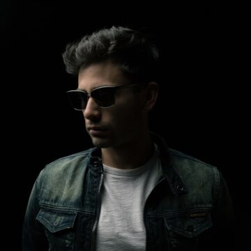 
Кой е ричард алибегов произход